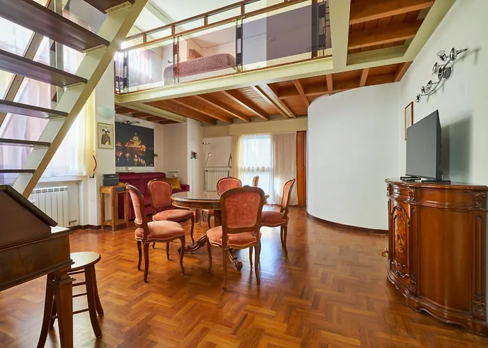 Crimson Guest House